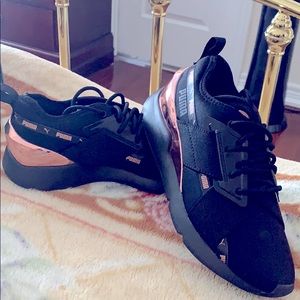 Women’s Puma Runners!